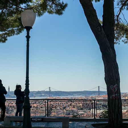 Happy Stay Lisbon - Suite With A View, Private Terrace & Ac Bagian luar foto